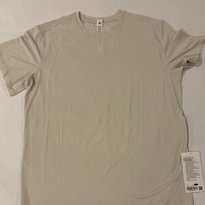 Lululemon women jersey training short sleeve size 10 color bone